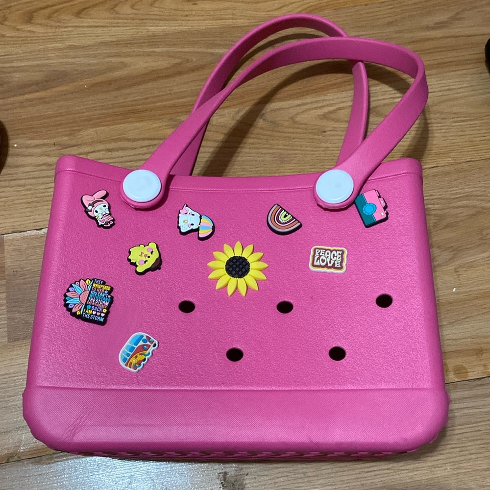 Croc like mini tote bags